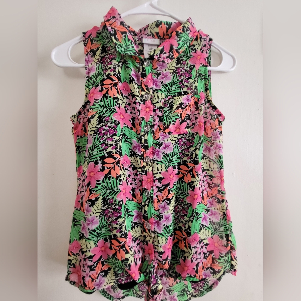 2 For $7 Bundle And Save!!!  Piper Black/Floral Summer Blouse. Size 10/12.